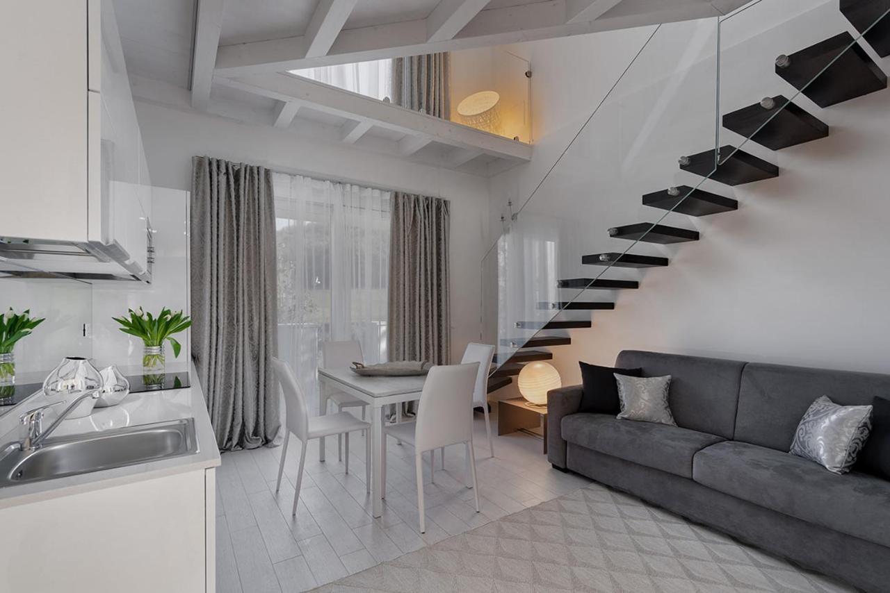 Villa Bianca Luxury Apartments Desenzano del Garda Buitenkant foto
