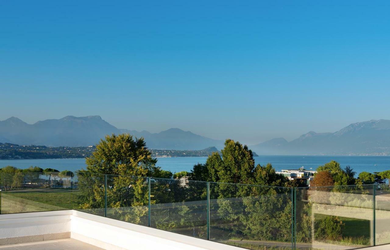 Villa Bianca Luxury Apartments Desenzano del Garda Buitenkant foto