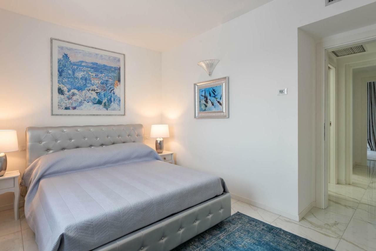 Villa Bianca Luxury Apartments Desenzano del Garda Buitenkant foto