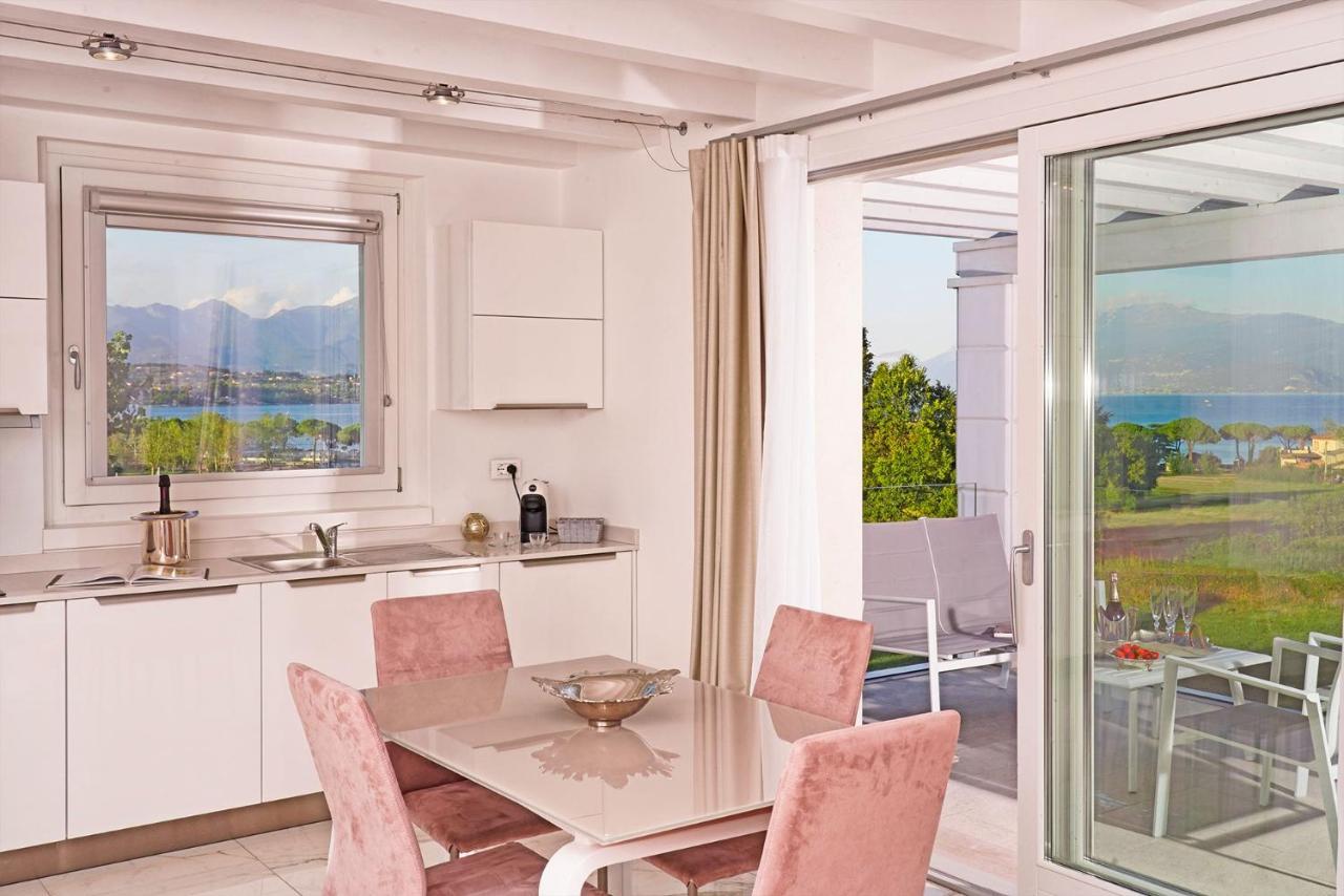 Villa Bianca Luxury Apartments Desenzano del Garda Buitenkant foto