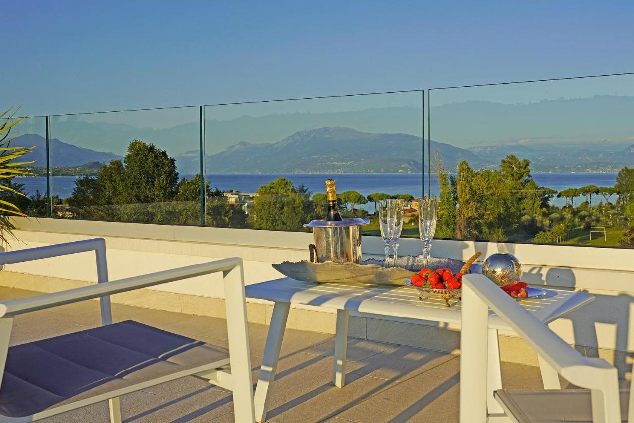 Villa Bianca Luxury Apartments Desenzano del Garda Buitenkant foto