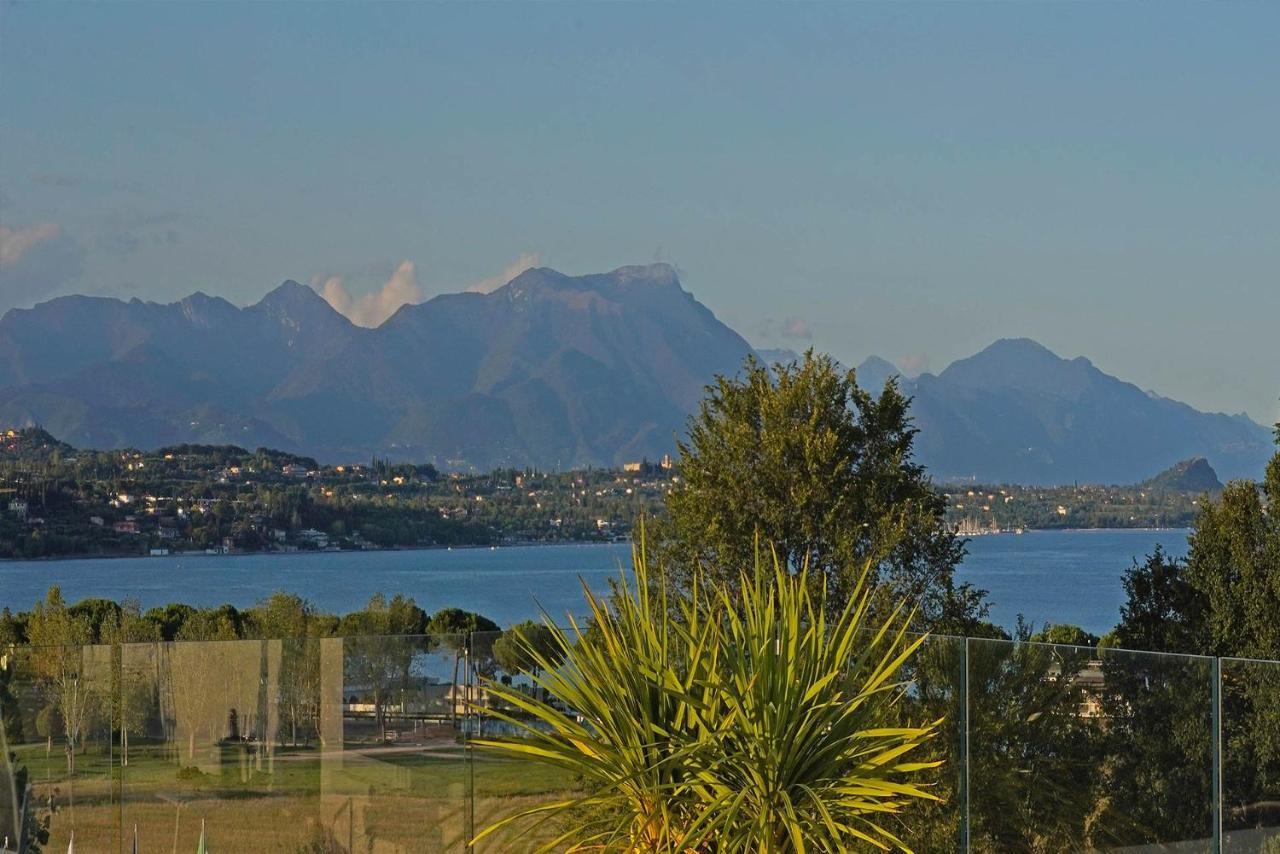 Villa Bianca Luxury Apartments Desenzano del Garda Buitenkant foto